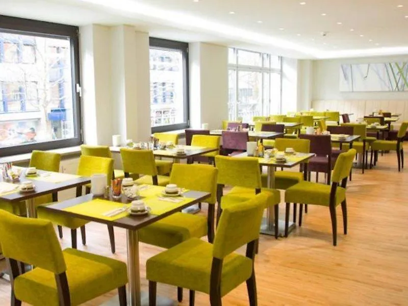 Hotel Dolomit München 2*,