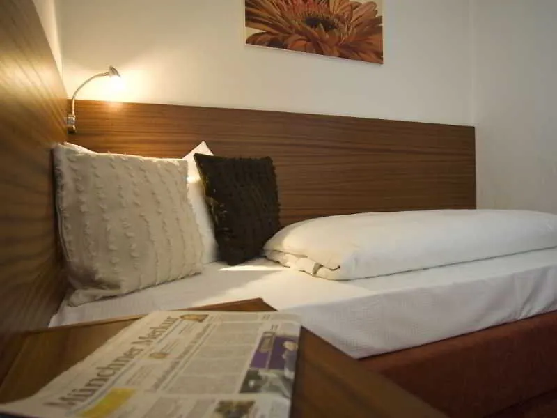 Hotel Dolomit München