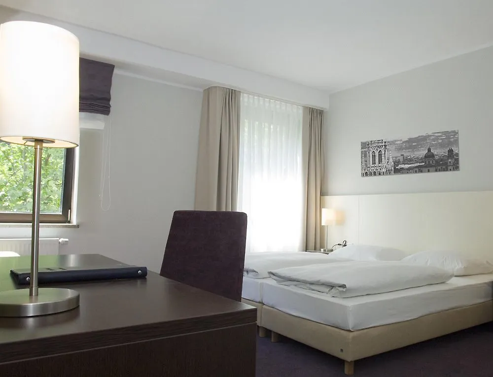 Hotel Dolomit München