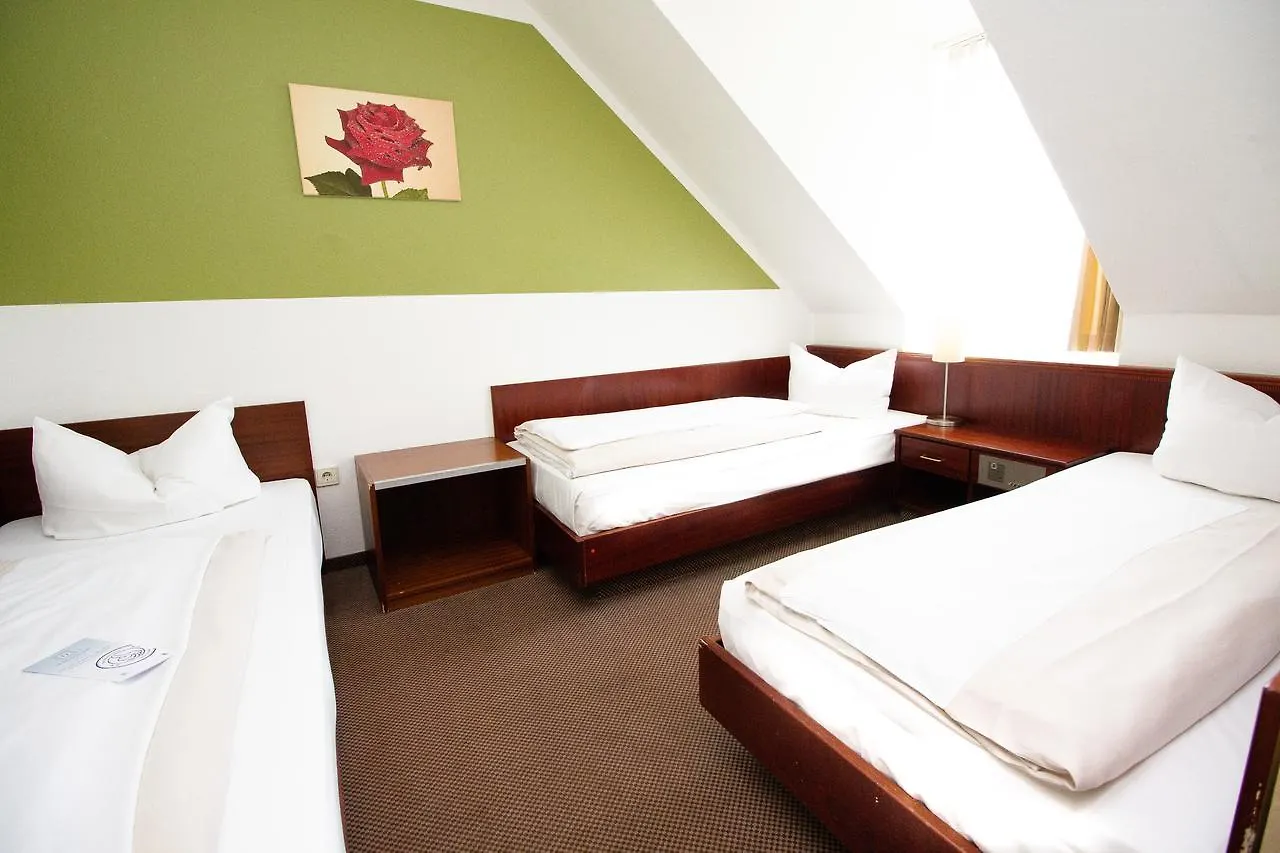 Hotel Dolomit München