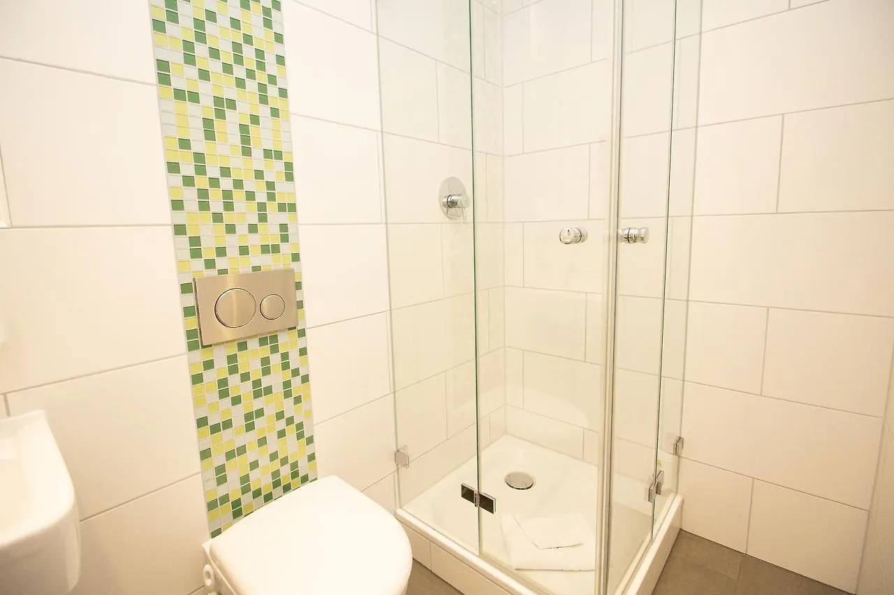 Hotel Dolomit München
