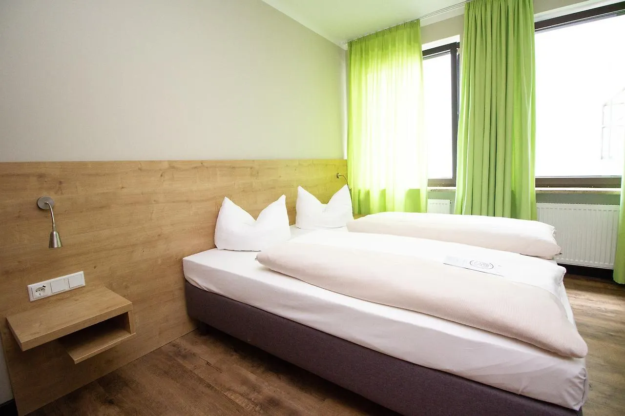 Hotel Dolomit München