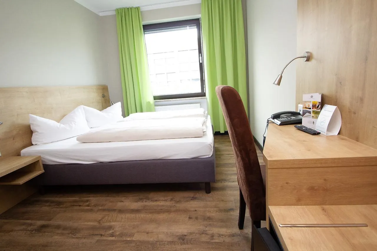 Hotel Dolomit München
