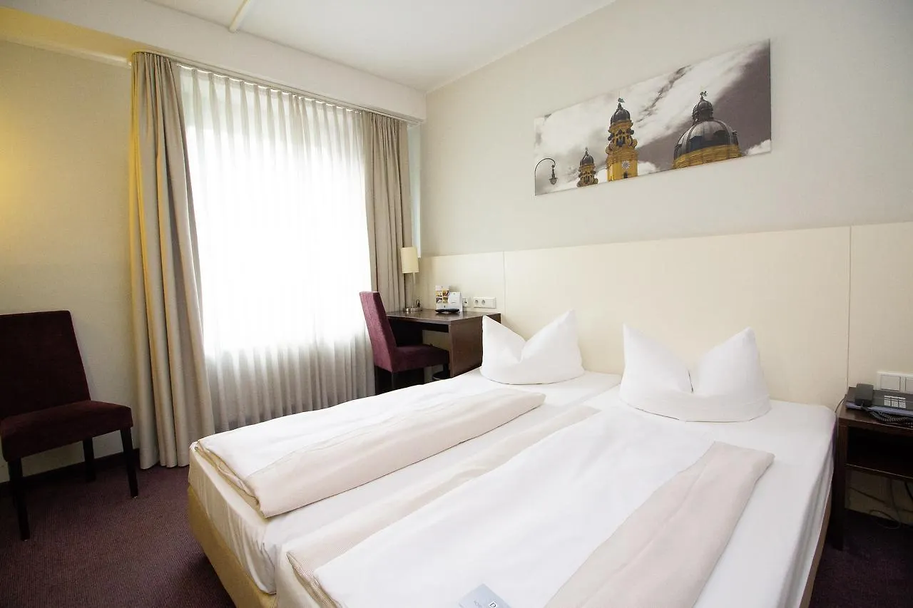 Hotel Dolomit München