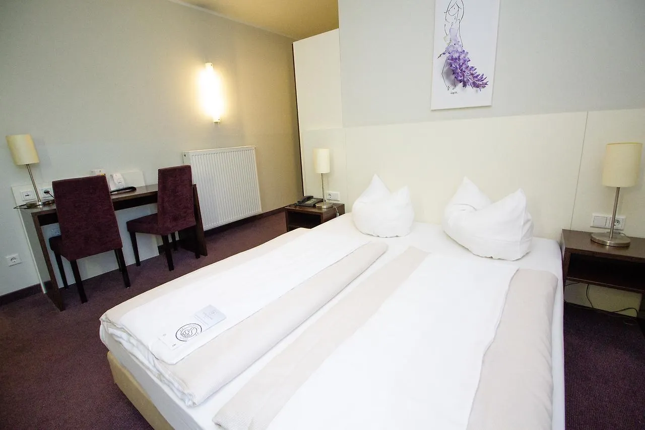 Hotel Dolomit München