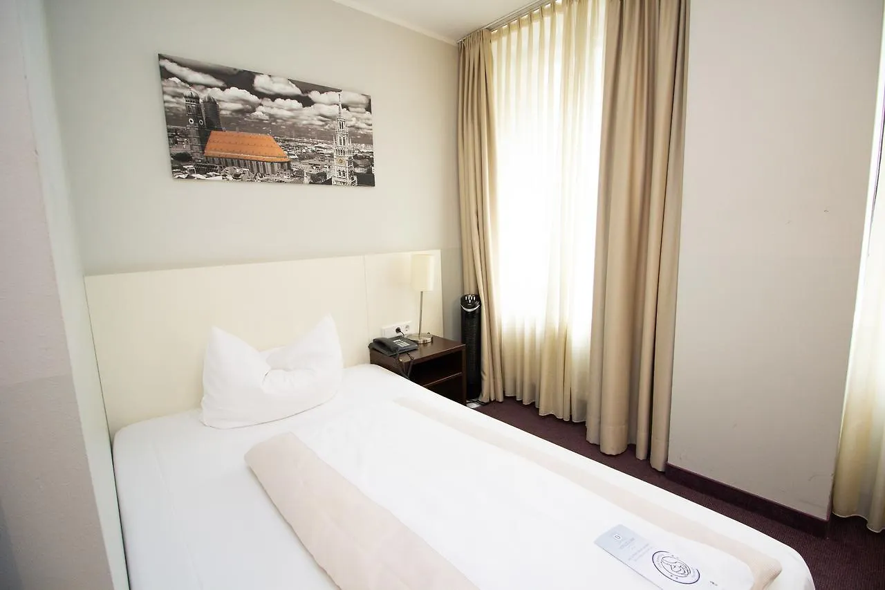 **  Hotel Dolomit München Duitsland
