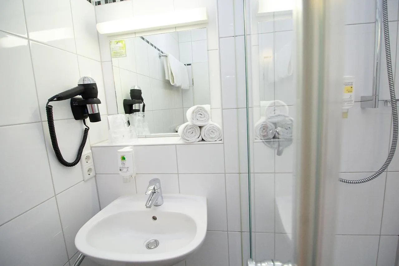 Hotel Dolomit München