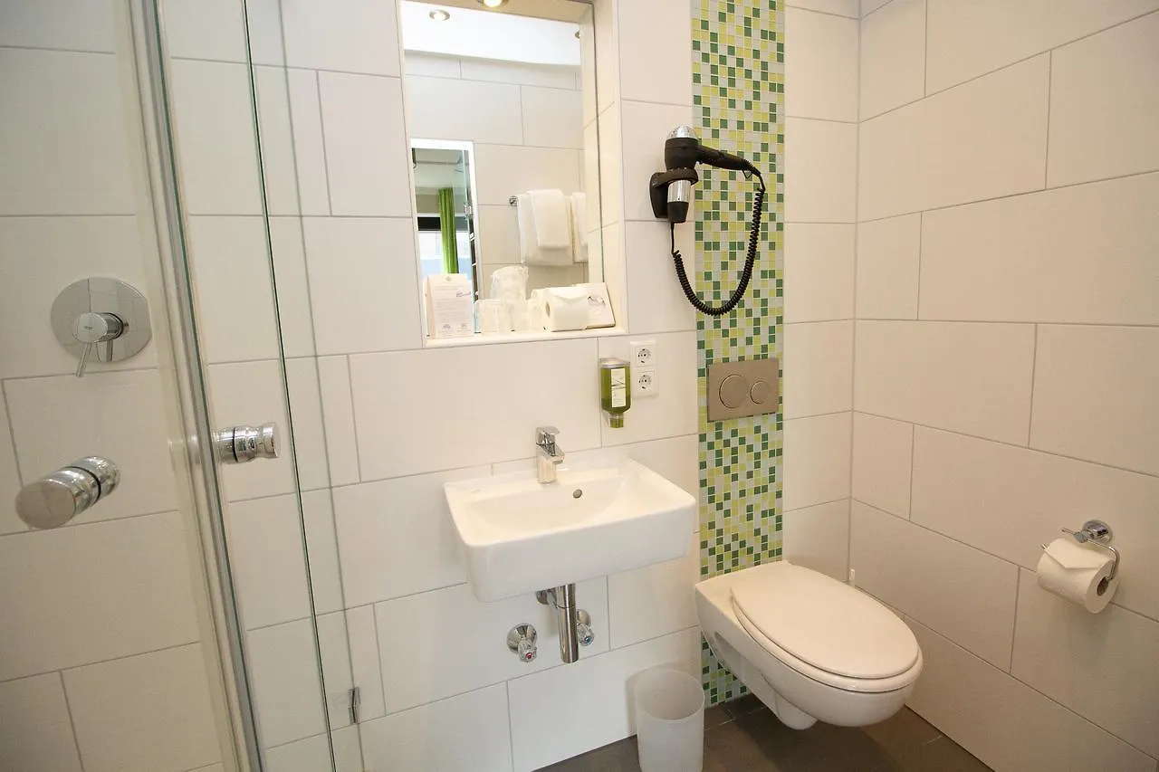 Hotel Dolomit München