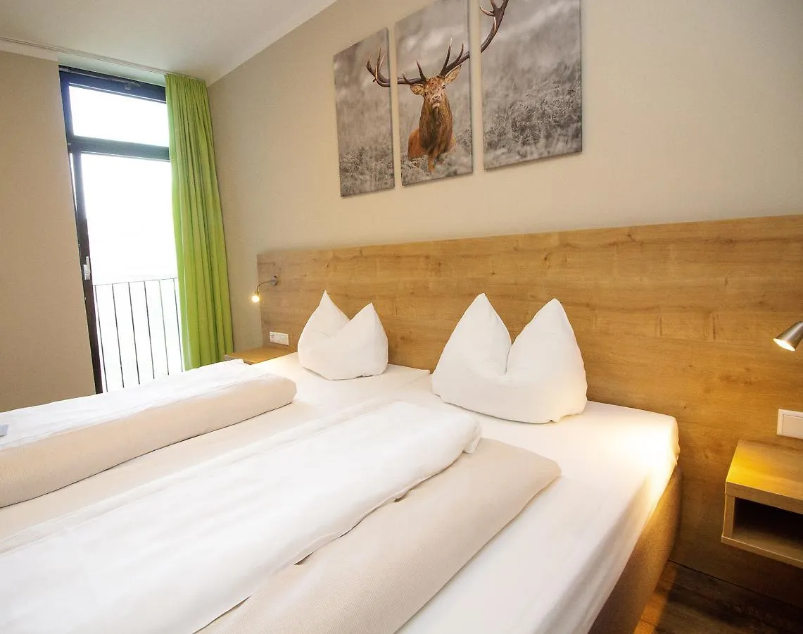 Hotel Dolomit München