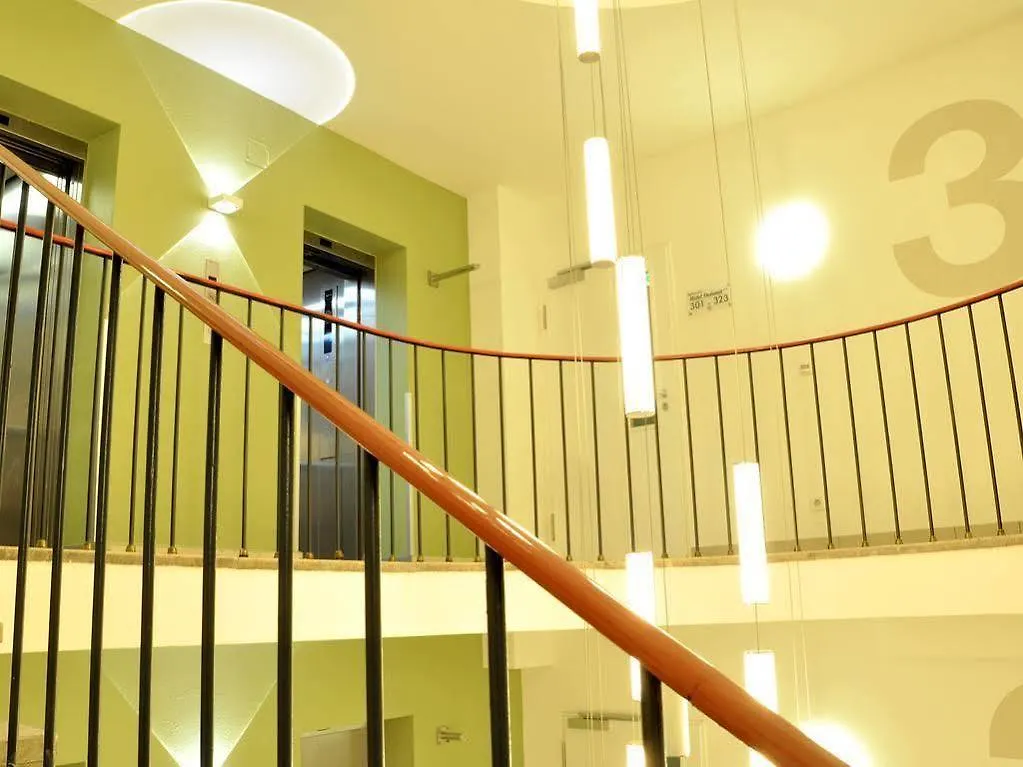 Hotel Dolomit München