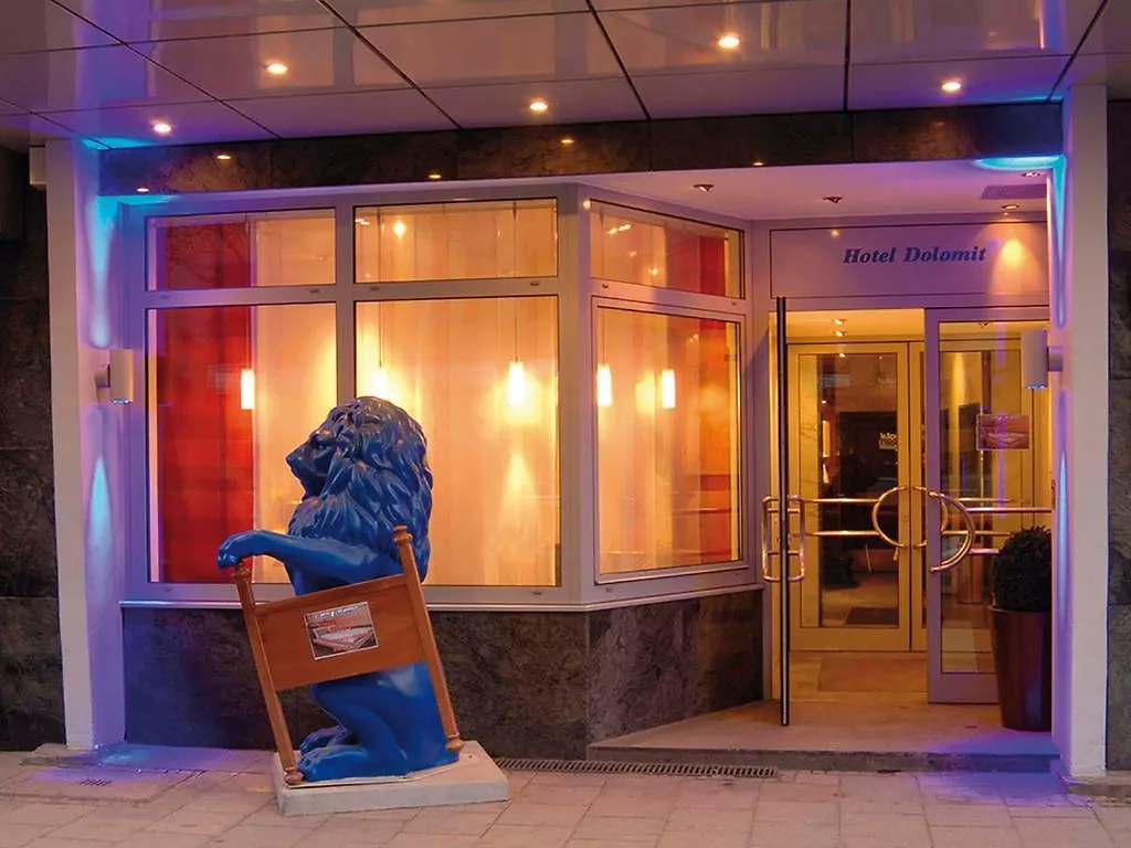 Hotel Dolomit München 2*,
