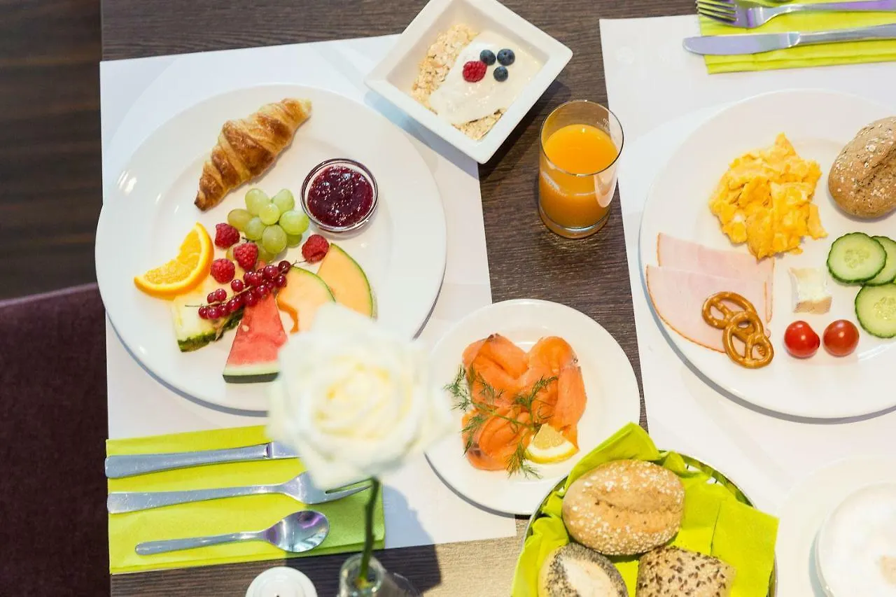 Hotel Dolomit München
